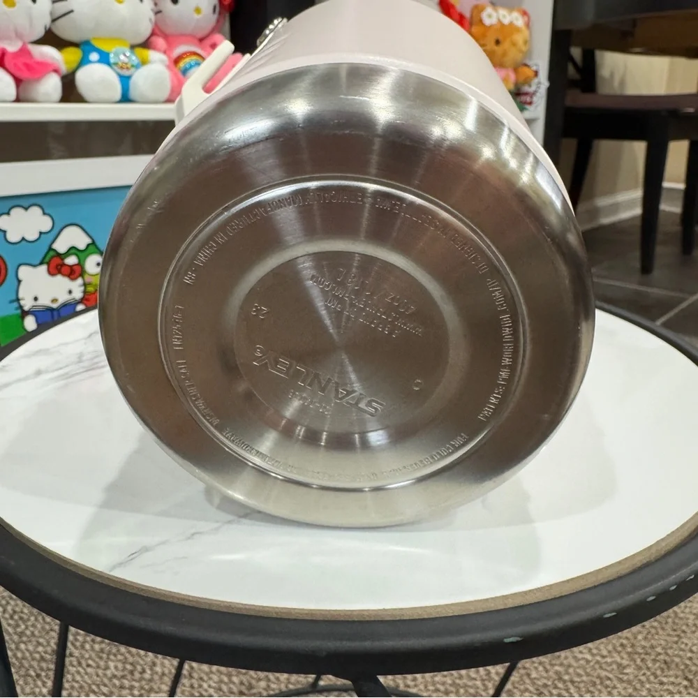 The IceFlow™ Flip Straw Jug | 40 OZ - Picture 6 of 11